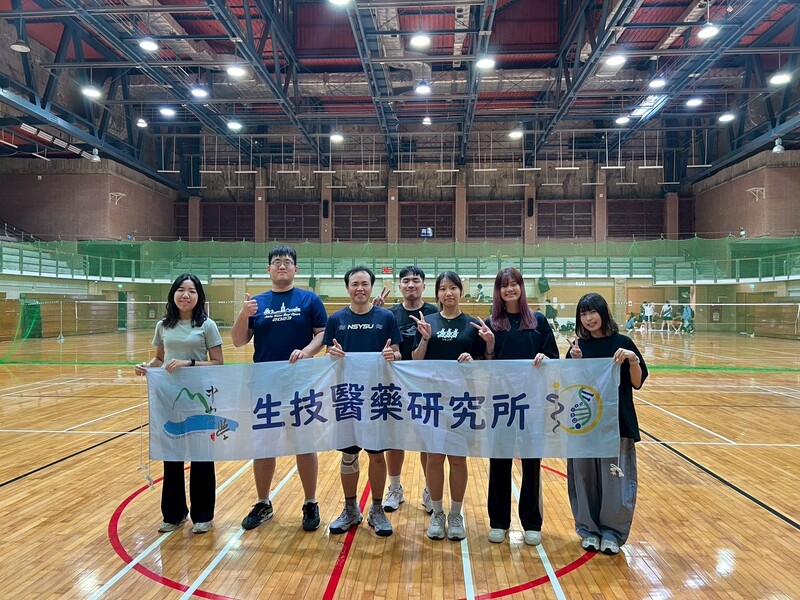 孫羽佑老師實驗室合影圖片