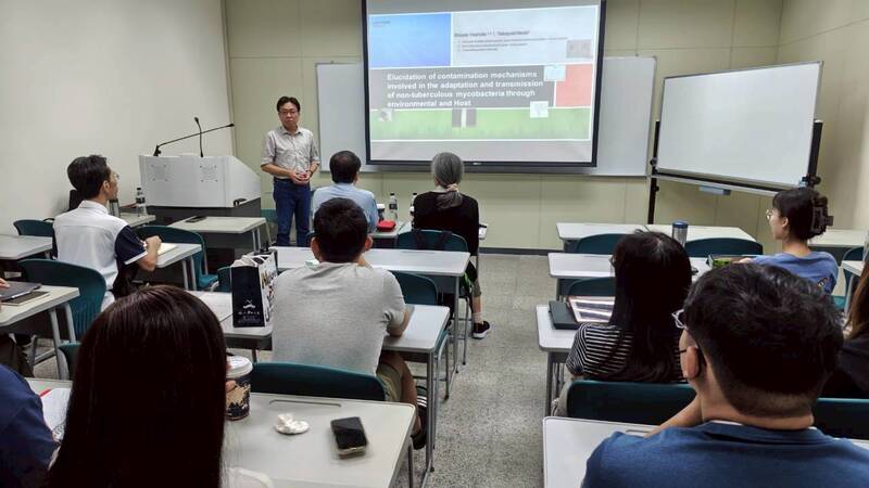 【學術演講】Elucidation of contamination mechanisms involved in the adaptation and transmission of non-tuberculous mycobacteria through environmental and Host - 吉田志緒美 (114/10/21)圖片