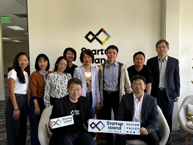 2025.09.30 NSYSU President Leads Delegation to the U.S. to Attract Global Talent and Strengthen Alumni TiesImage(Open new window)