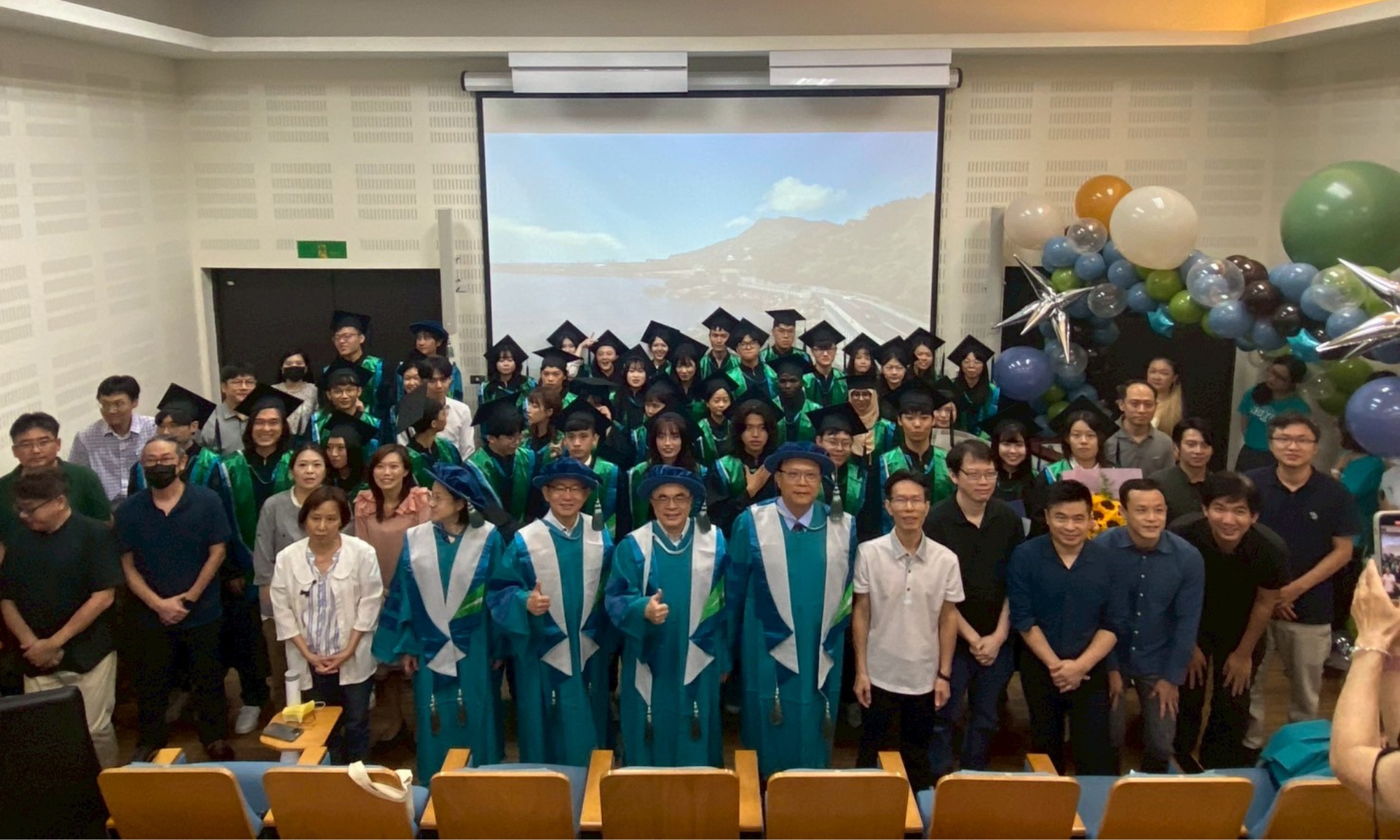 【2025.6.7】113學年度醫學院畢業典禮