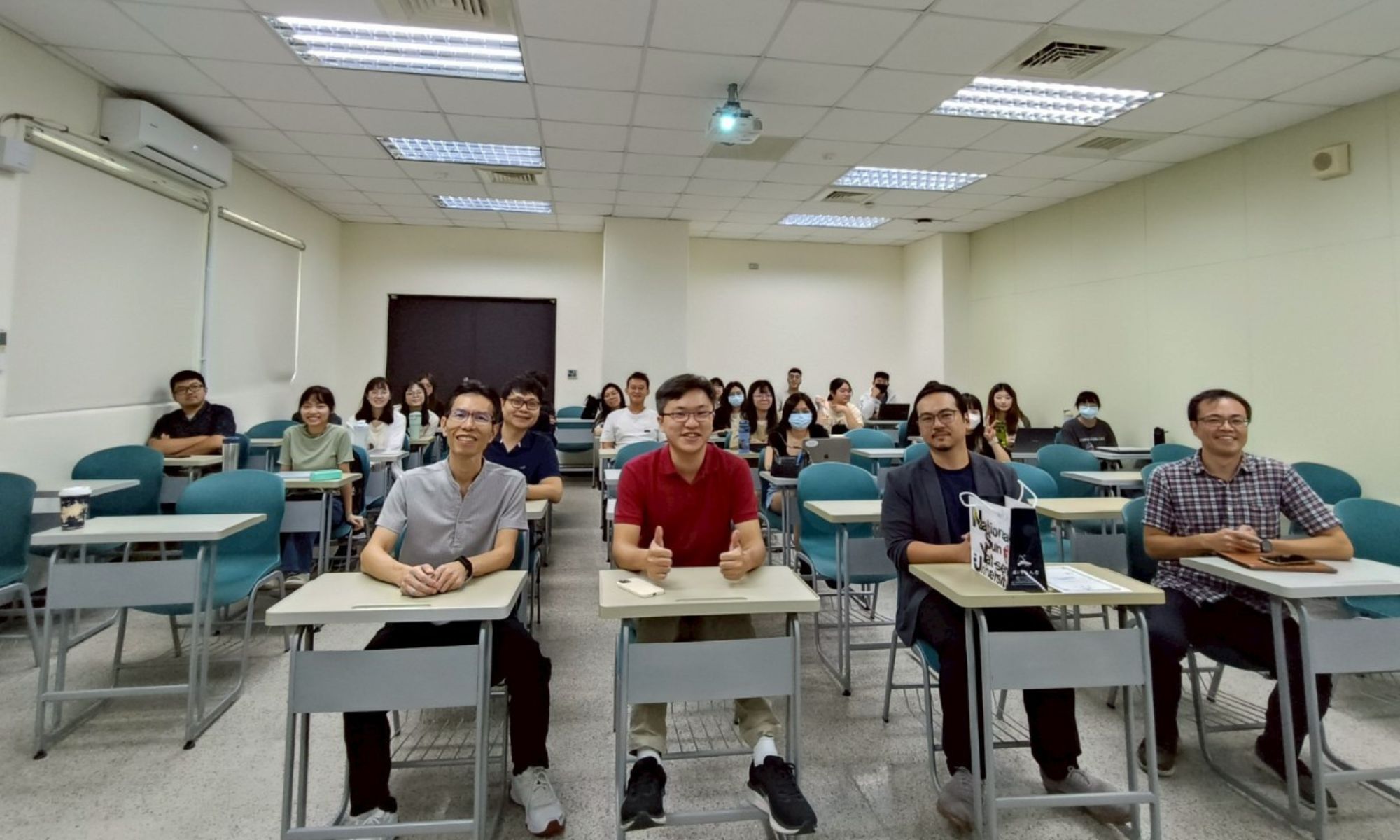 【學術演講】Targeting Tau in Alzheimer’s Disease: PROTAC-Mediated Degradation and PhosTAC-Mediated Dephosphorylation - 陳伯翰 助理教授 (成功大學)(114/10/29)