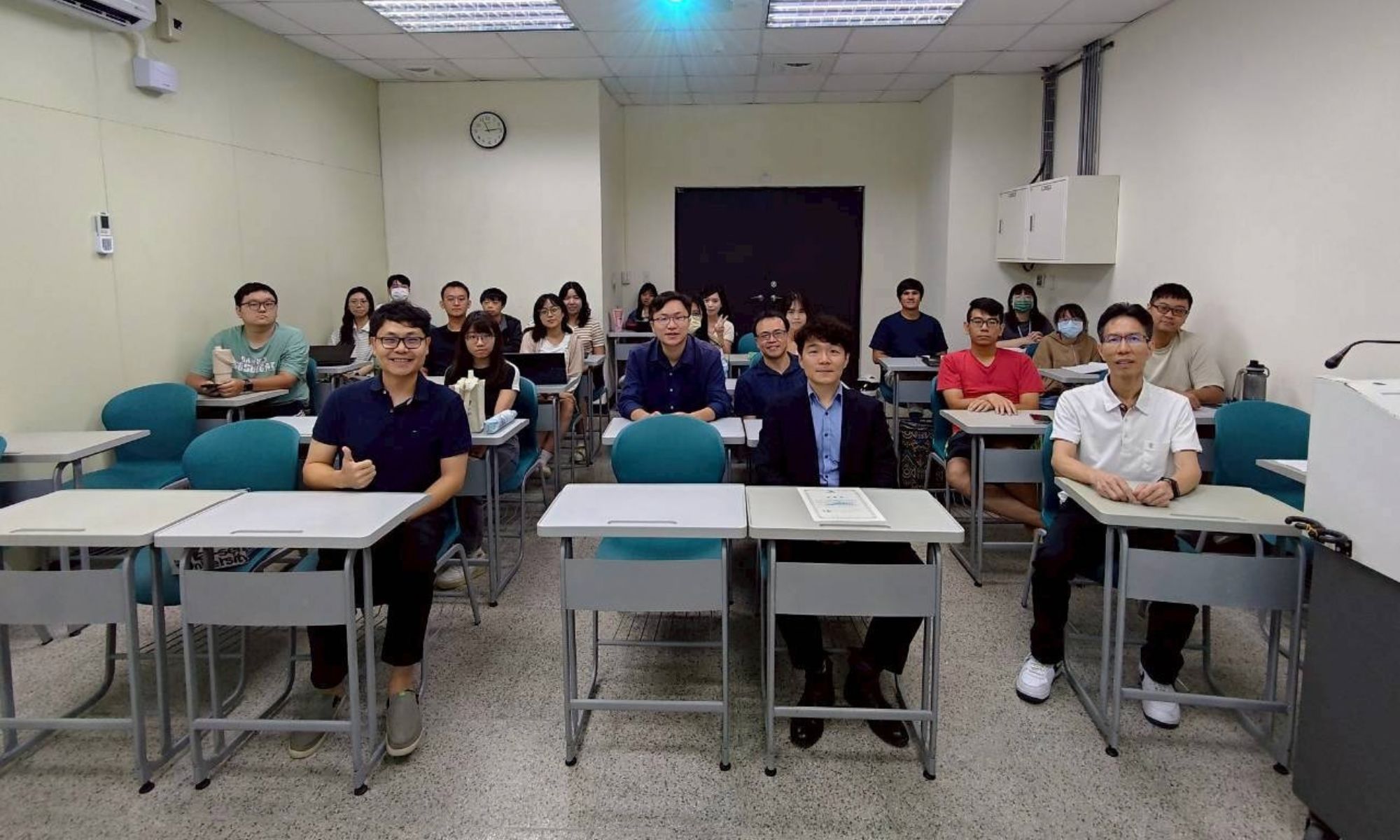 【專題演講】From Academia to Industry: Career Pathways in Biopharma-陳建榮博士(臺灣生物醫藥製造股份有限公司 專案經理)(115/6/5)
